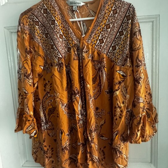 DAVI & DANI Tops - Davis Dani Size M womens Tunic Yellow Print